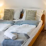 Apartament Frizzante Vendeghaz *